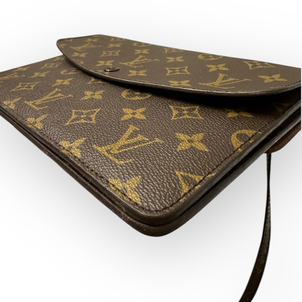 LOUIS VUITTON Rare Pre-1980s Monogram Double Rabat Pochette, Vintage - Picture 11 of 15